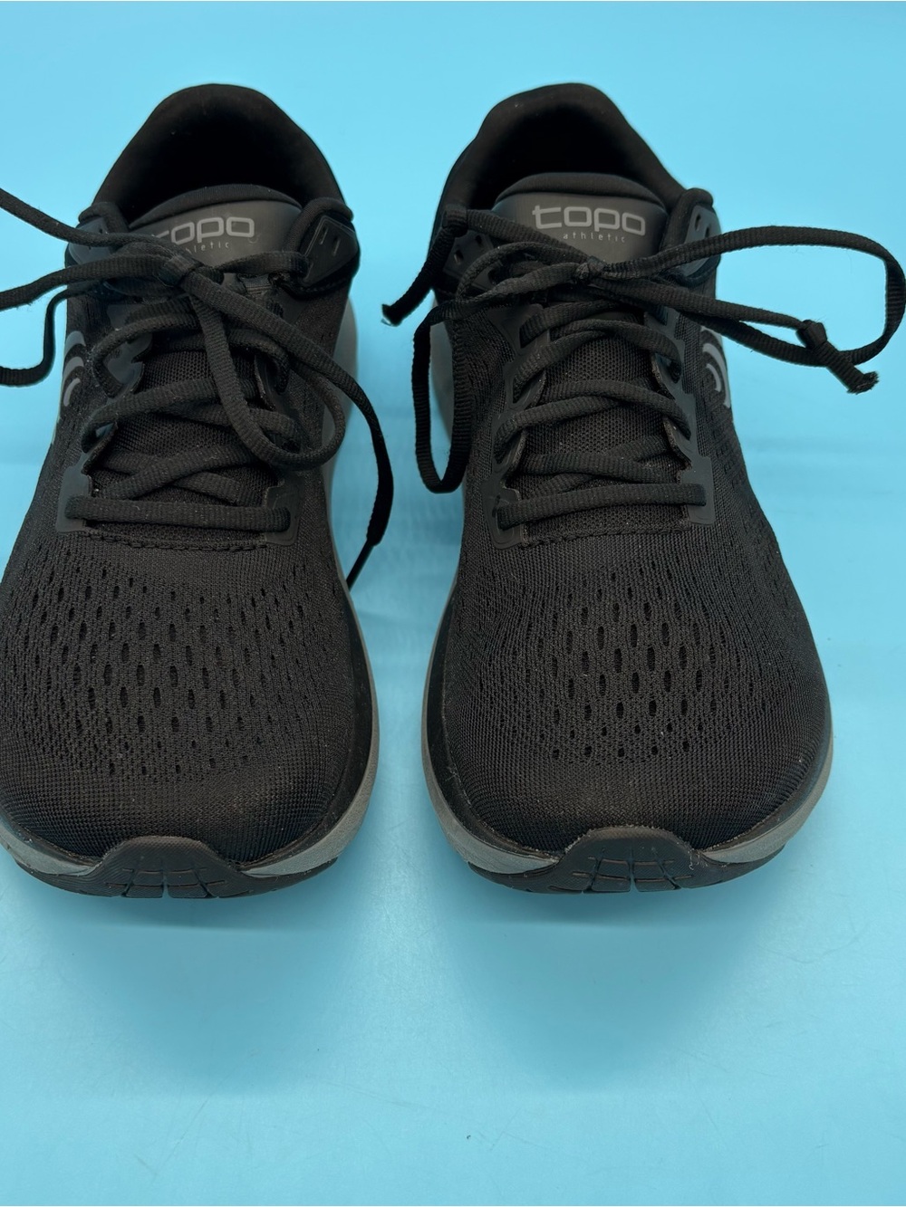 Topo Women’s Athletic Black Road Running Shoes Sneakers Size 8.5